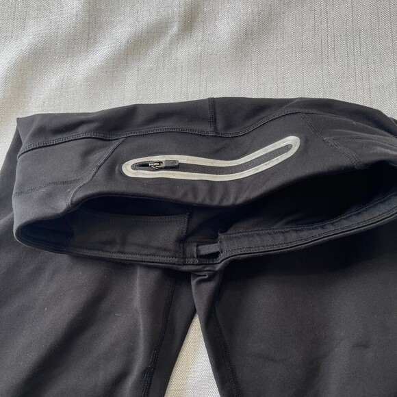 ATHLETA Fitted Capri Cropped Leggings Activewear Yoga Pants Black Workout XS - Picture 3 of 7